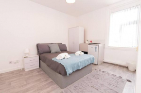 Stylish Ensuite Rooms in Sheffield Sociable Home